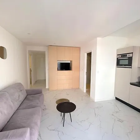 Joli - Neuf Terrasse Clim Wi-fi 2 Min. Des Plages Apartment